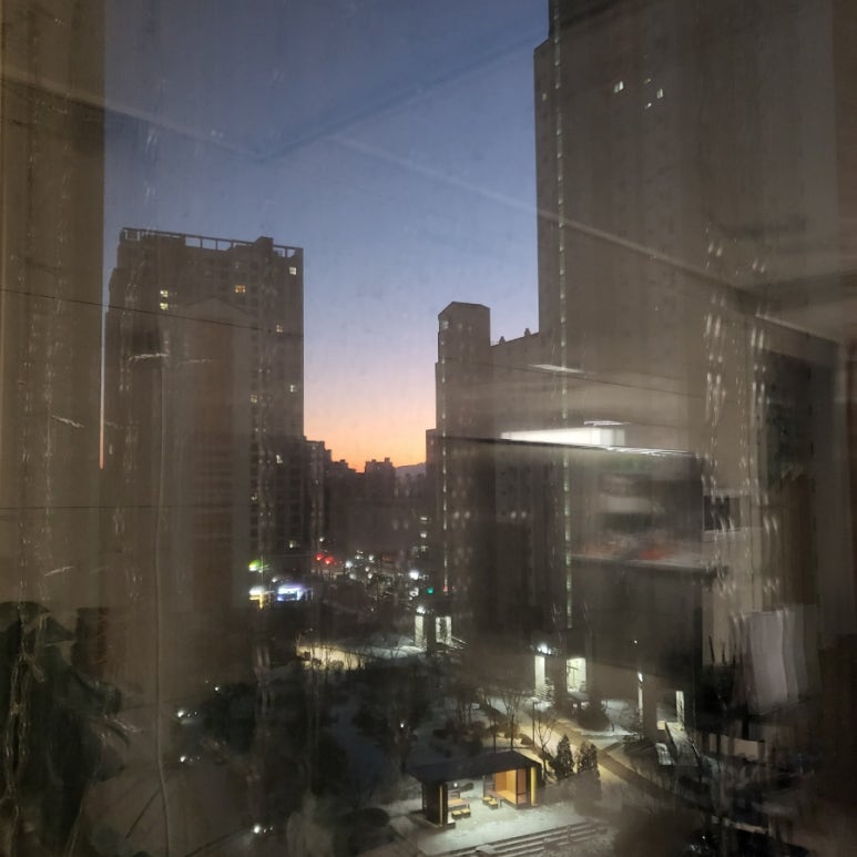 새벽녘곳간 이미지