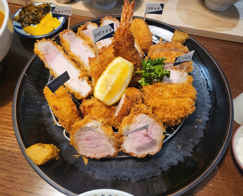 크레이지카츠현대백화점 이미지