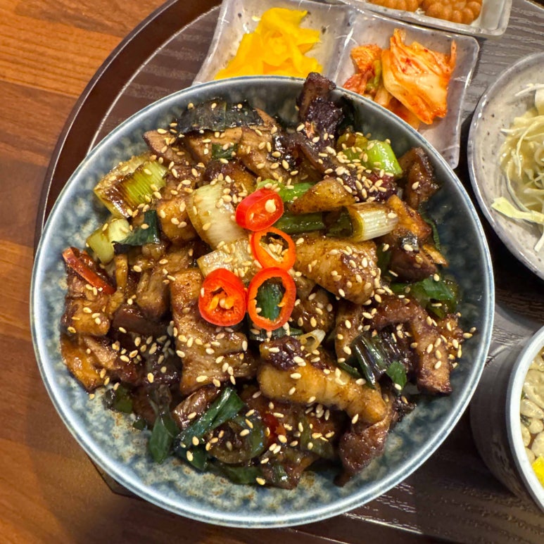 리덮밥 이미지