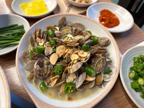 고향엄마손생바지락칼국수 이미지