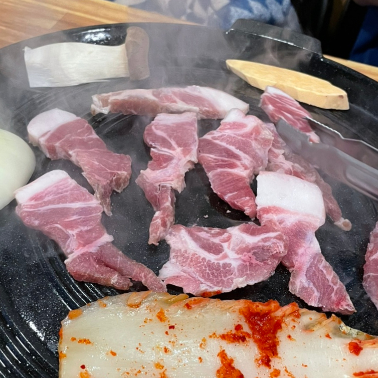 용마꽃돼지삼겹살 이미지