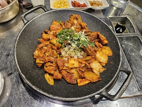 옛날돼지찌개철판구이 이미지