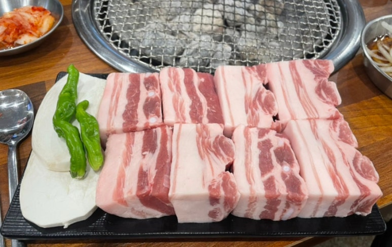 뚱삼겹 이미지