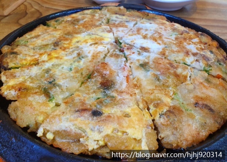 옛날보리밥삼색칼국수 이미지
