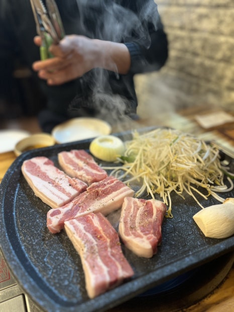 꿀돼지삼겹 이미지
