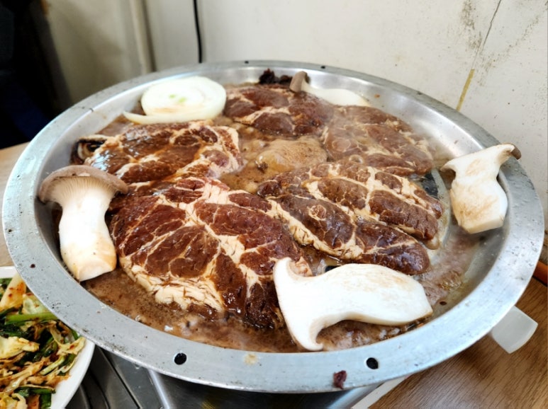 신흥숯불갈비 이미지