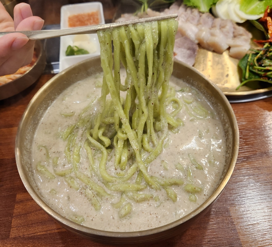 방울이칼국수 이미지