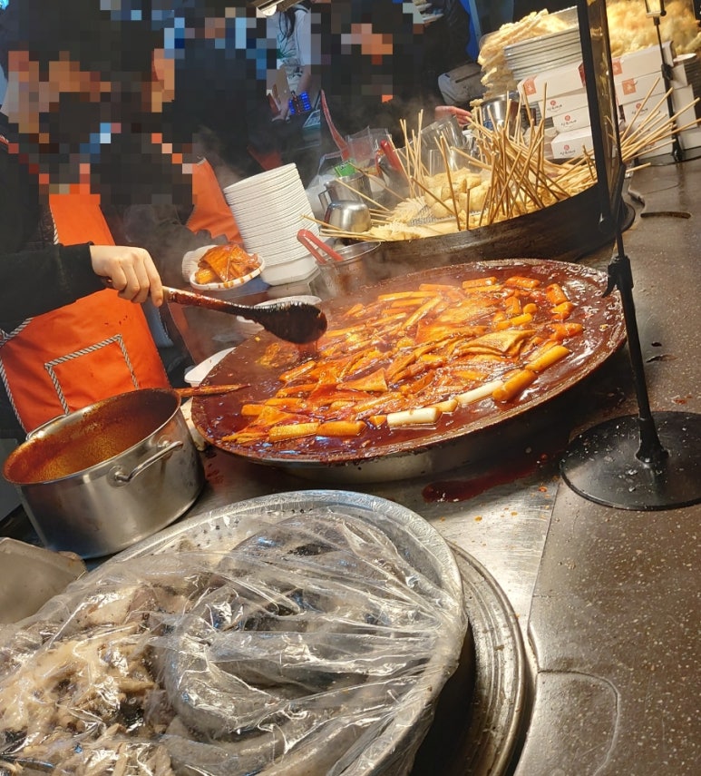 솥뚜껑떡볶이가마솥순대 이미지