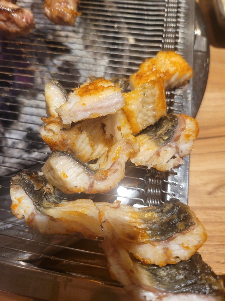 장어랑흙돼지 이미지