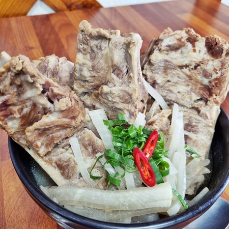 제주접작뼈국 이미지