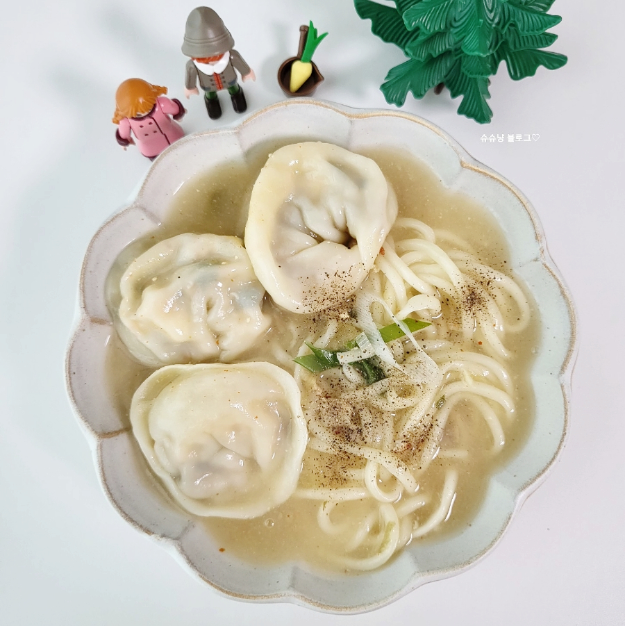 멸치칼국수·만둣국 이미지