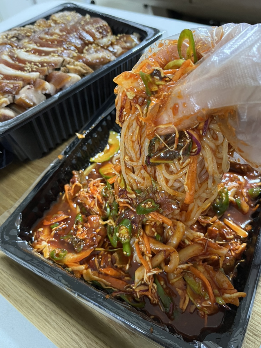 쫄면주는족발 이미지