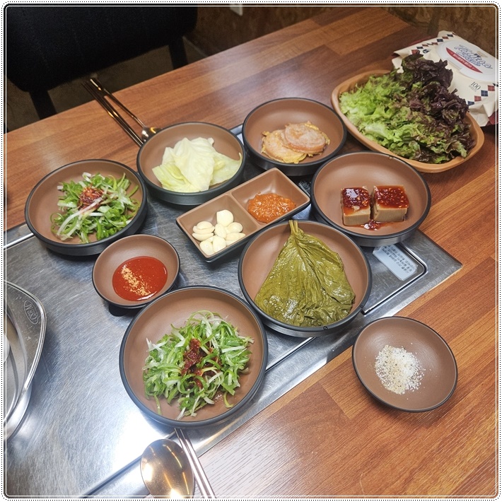 누렁소앤도새기 이미지