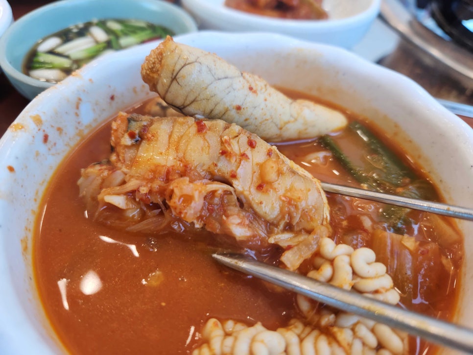 욱이양푼이동태탕 이미지