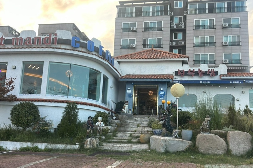 카페드몰른 이미지