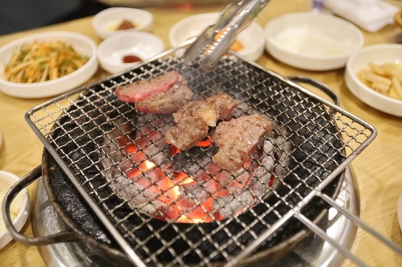 찐 숯불갈비 이미지