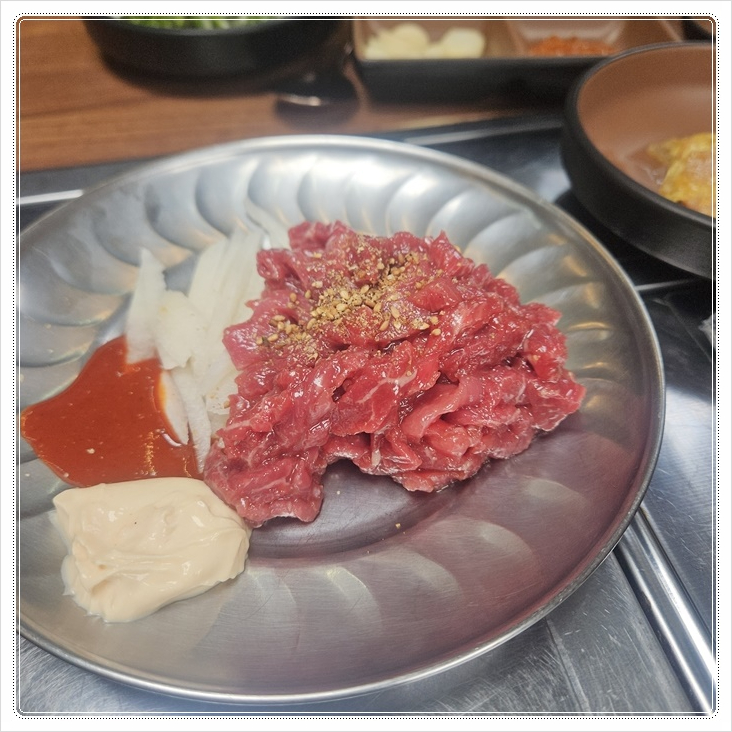 누렁소앤도새기 이미지