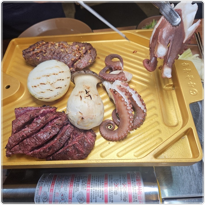 누렁소앤도새기 이미지