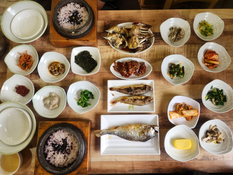 토우영양돌솥밥 이미지