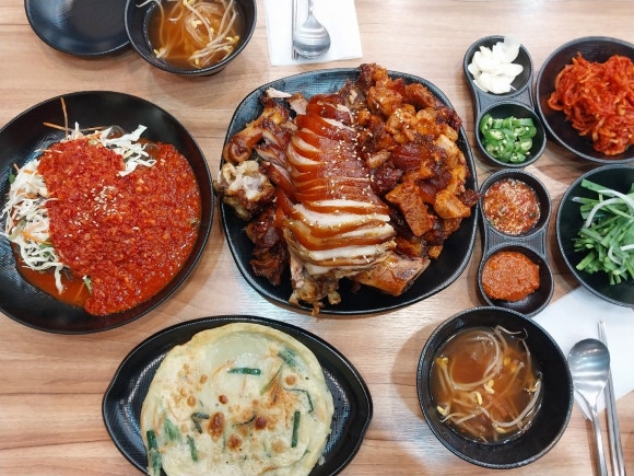 이장군왕족발 이미지