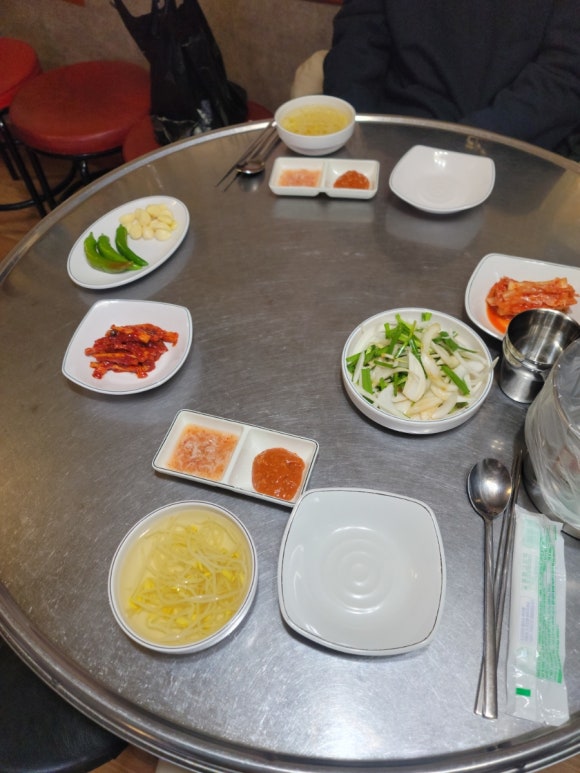 황금장충동한방족발 이미지