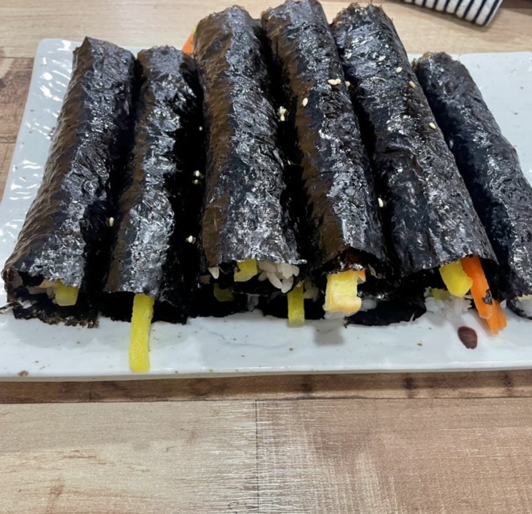 삼색꼬맹이김밥 이미지