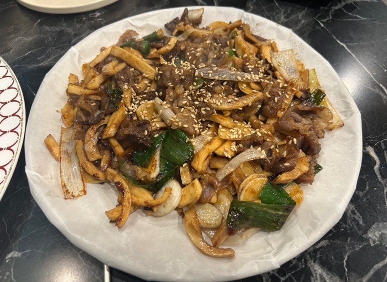 우아한뭉티기 이미지
