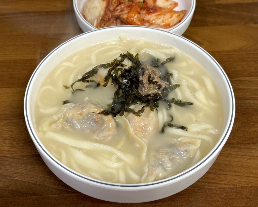 소문난 사골 손 칼국수 이미지