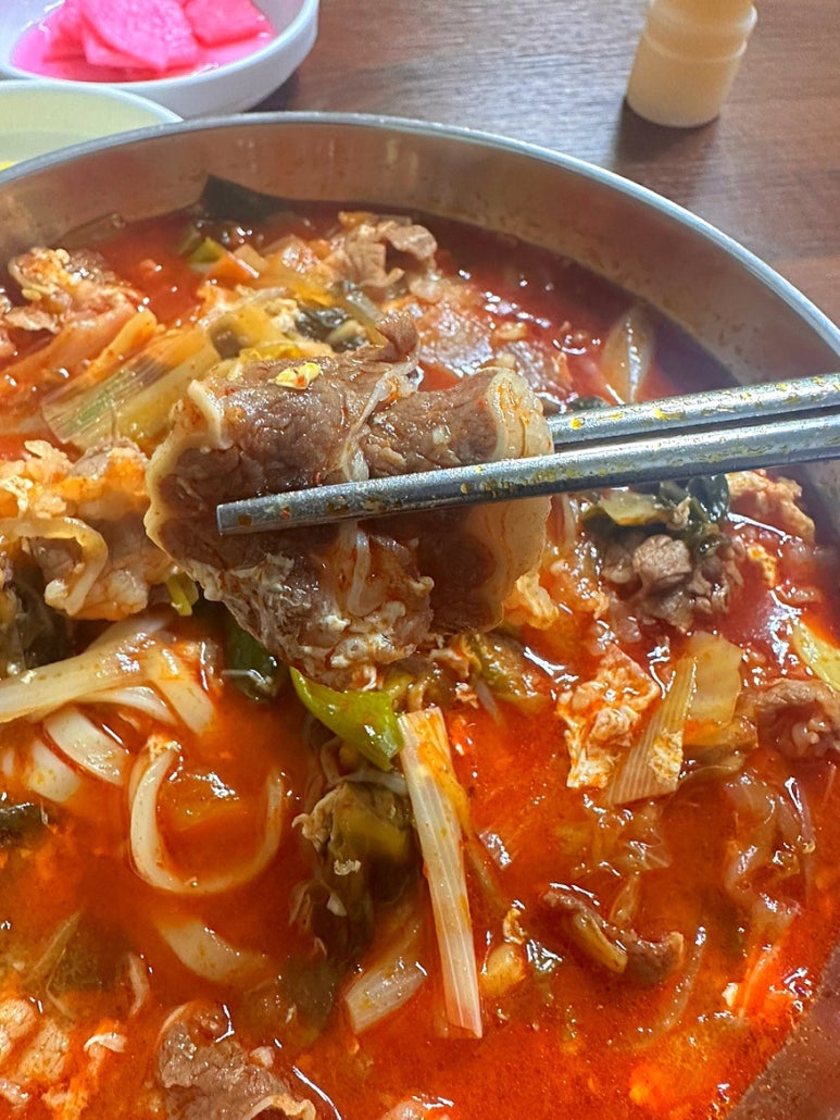 왕언니육칼밥 이미지
