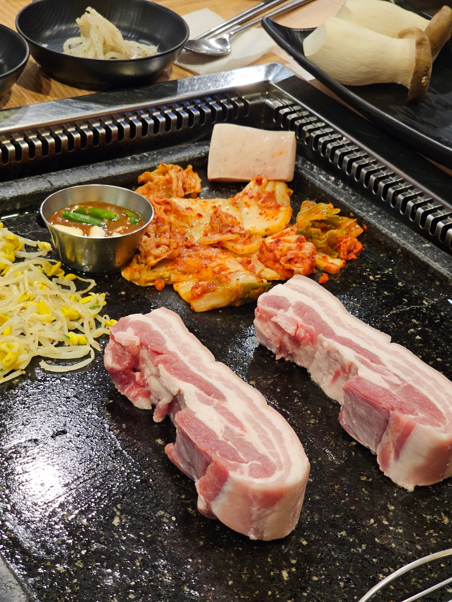 시청흑돼지돈삼겹 이미지