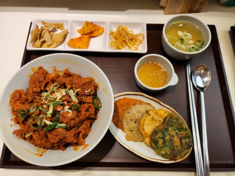 제육폭식 강동본점 이미지
