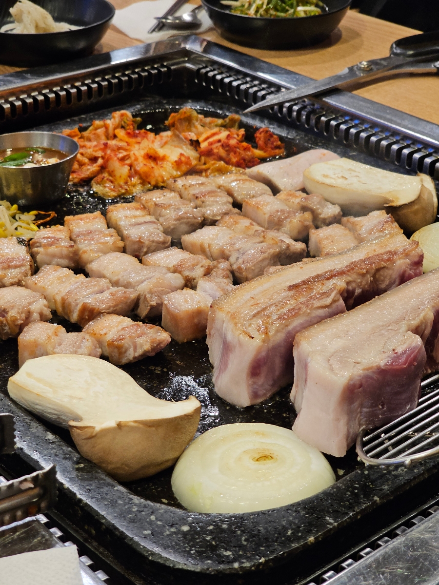 시청흑돼지돈삼겹 이미지