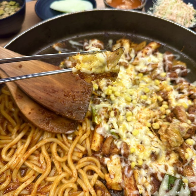 유가네닭갈비 괴정역점 이미지