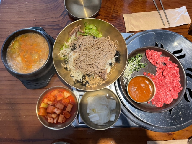 한우육회 이미지