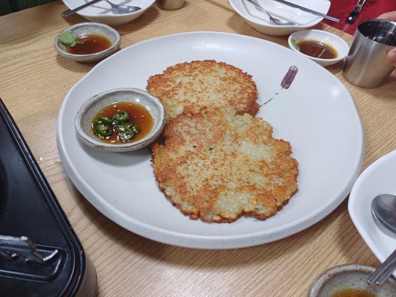 암돌 속풀이 칼국수 이미지