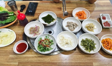 풀잎보리쌈밥생고기 이미지