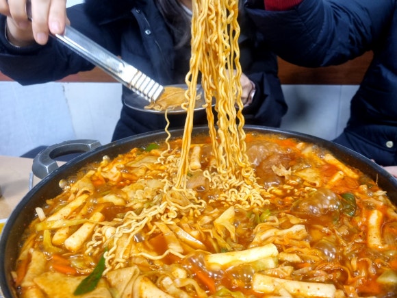 배고플때 여기어때 이미지