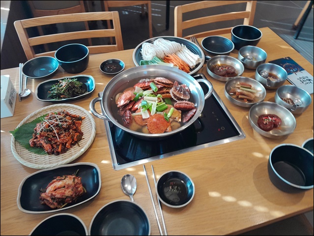 명품해물칼국수 이미지