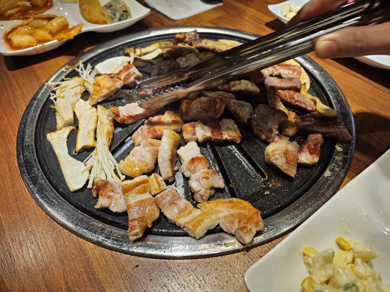 큐싸롱 이미지