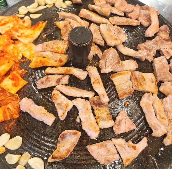 바로잘돼지 이미지