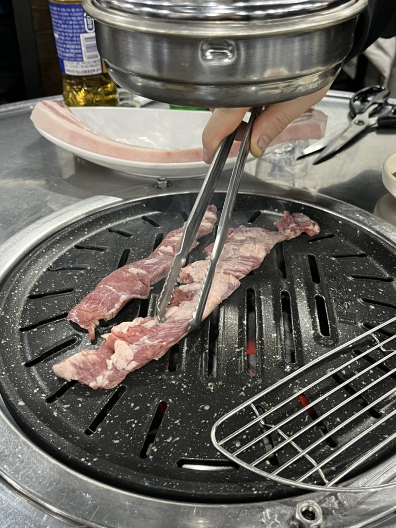 꿀먹은돼지 이미지
