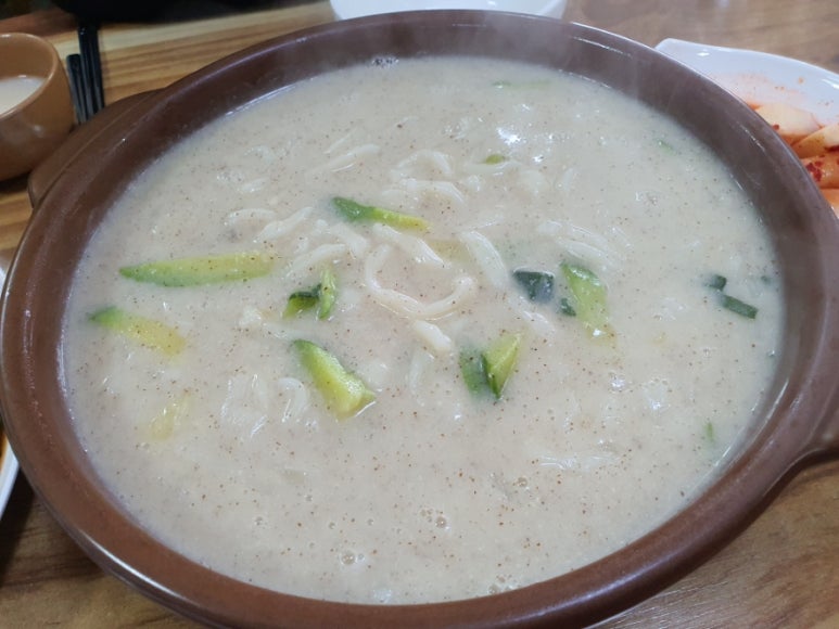어머나칼국수 이미지