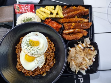 욜로PC방 이미지