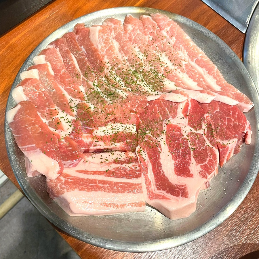 보리돈생고기 이미지