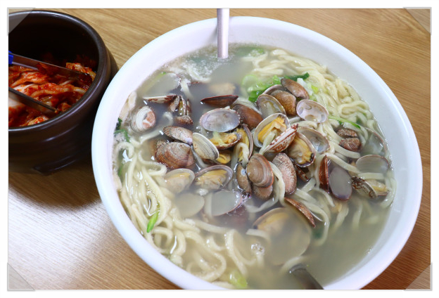 온천칼국수 이미지