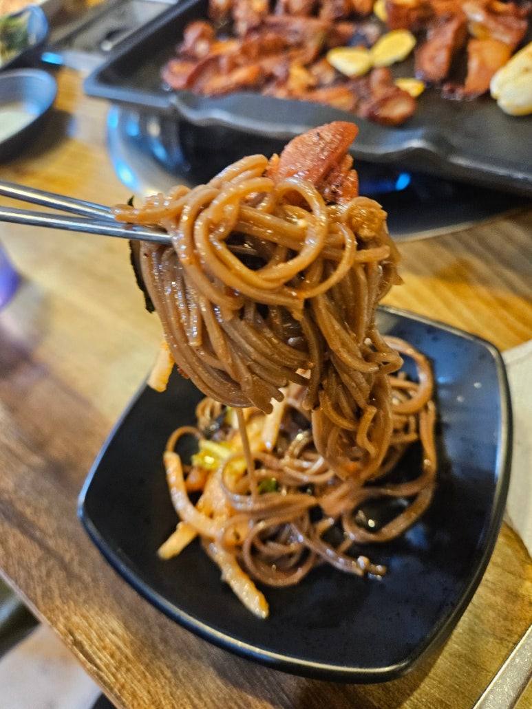 왕부자숯불닭갈비 이미지