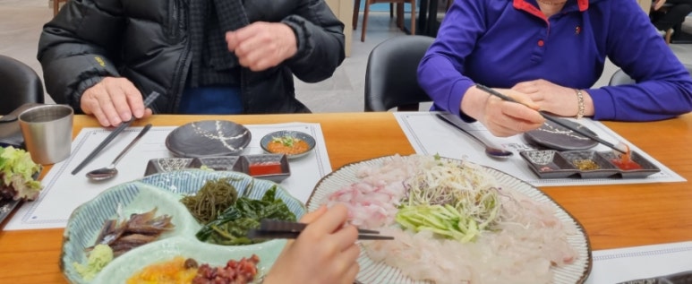 봄여름가을겨울식당 이미지