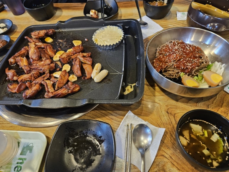 왕부자숯불닭갈비 이미지