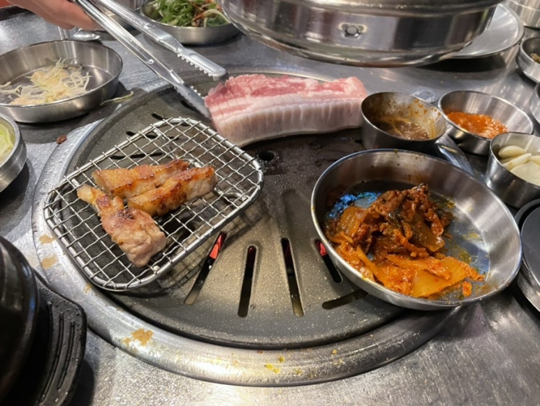 돼지고기껍데기구이구이 이미지