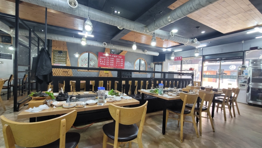 돌판삼겹살 쌈 이미지